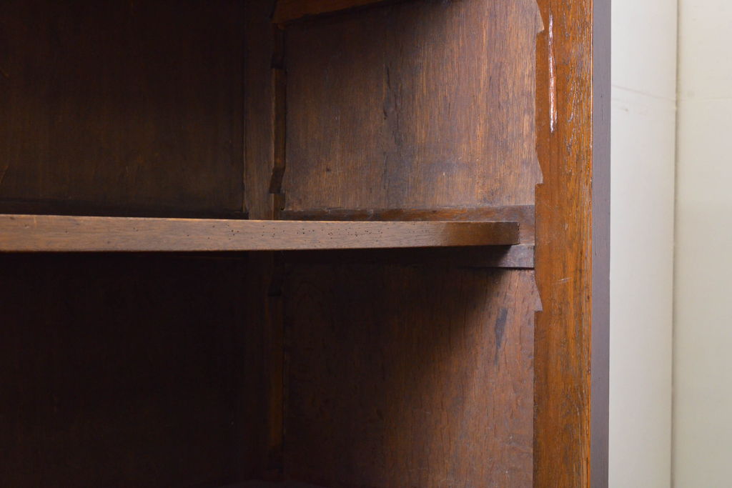 和製アンティーク　大正ロマン　ナラ材　木製の取っ手がレトロな雰囲気を醸し出す二段重ねキャビネット(本箱、ブックケース、食器棚、収納棚、戸棚、カップボード)(R-060433)