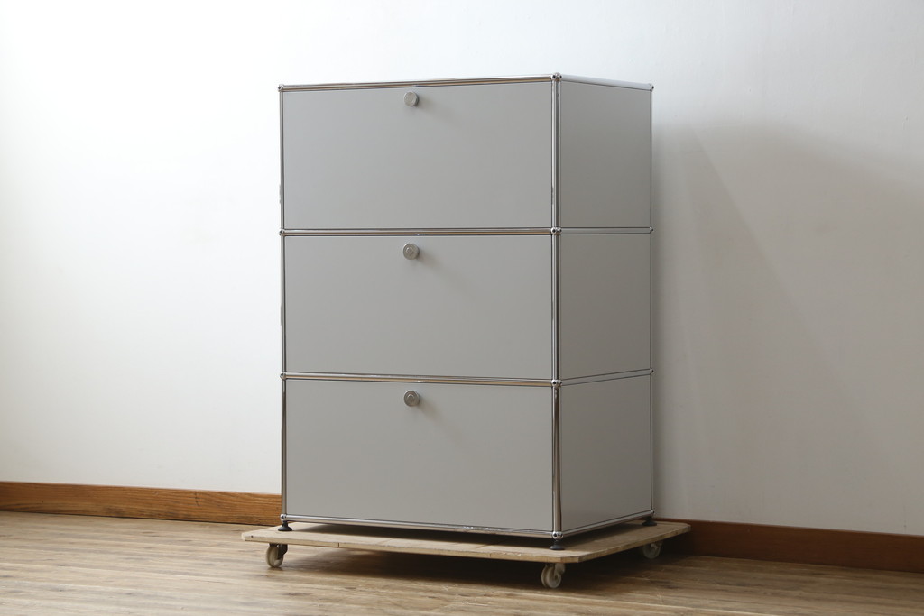 中古　美品!!　スイス　USMハラー(USM Haller)　美しくシンプルなデザインが目を引くキャビネット(サイドチェスト、引き出し、店舗什器)(R-082842)