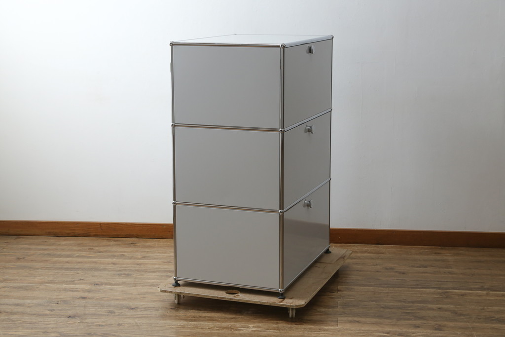 中古　美品!!　スイス　USMハラー(USM Haller)　美しくシンプルなデザインが目を引くキャビネット(サイドチェスト、引き出し、店舗什器)(R-082842)