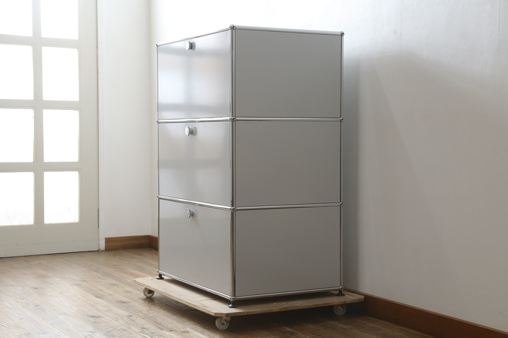 中古　美品!!　スイス　USMハラー(USM Haller)　美しくシンプルなデザインが目を引くキャビネット(サイドチェスト、引き出し、店舗什器)(R-082842)