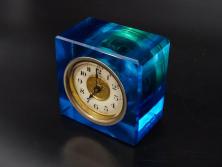 ジャンク品　戦前　東洋時計株式会社(TOYO CLOCK FACTORY)　ゼンマイ式　細やかな意匠が施されたエレガントな雰囲気溢れる置時計(置き時計、日本製、ガラス、硝子)(R-083033)