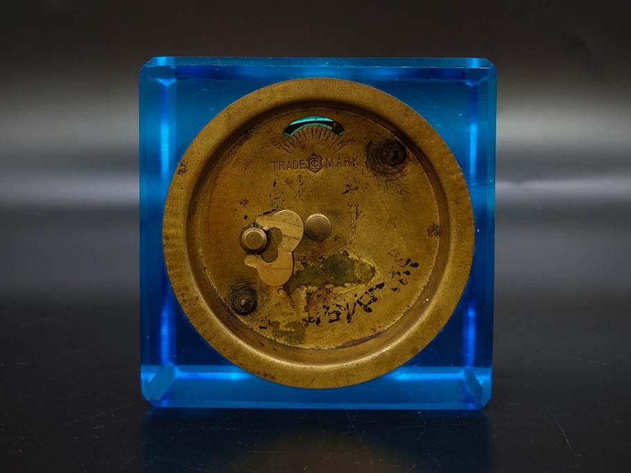 ジャンク品　戦前　東洋時計株式会社(TOYO CLOCK FACTORY)　ゼンマイ式　細やかな意匠が施されたエレガントな雰囲気溢れる置時計(置き時計、日本製、ガラス、硝子)(R-083033)