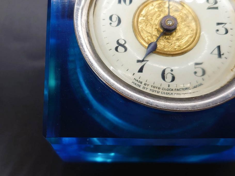 ジャンク品　戦前　東洋時計株式会社(TOYO CLOCK FACTORY)　ゼンマイ式　細やかな意匠が施されたエレガントな雰囲気溢れる置時計(置き時計、日本製、ガラス、硝子)(R-083033)