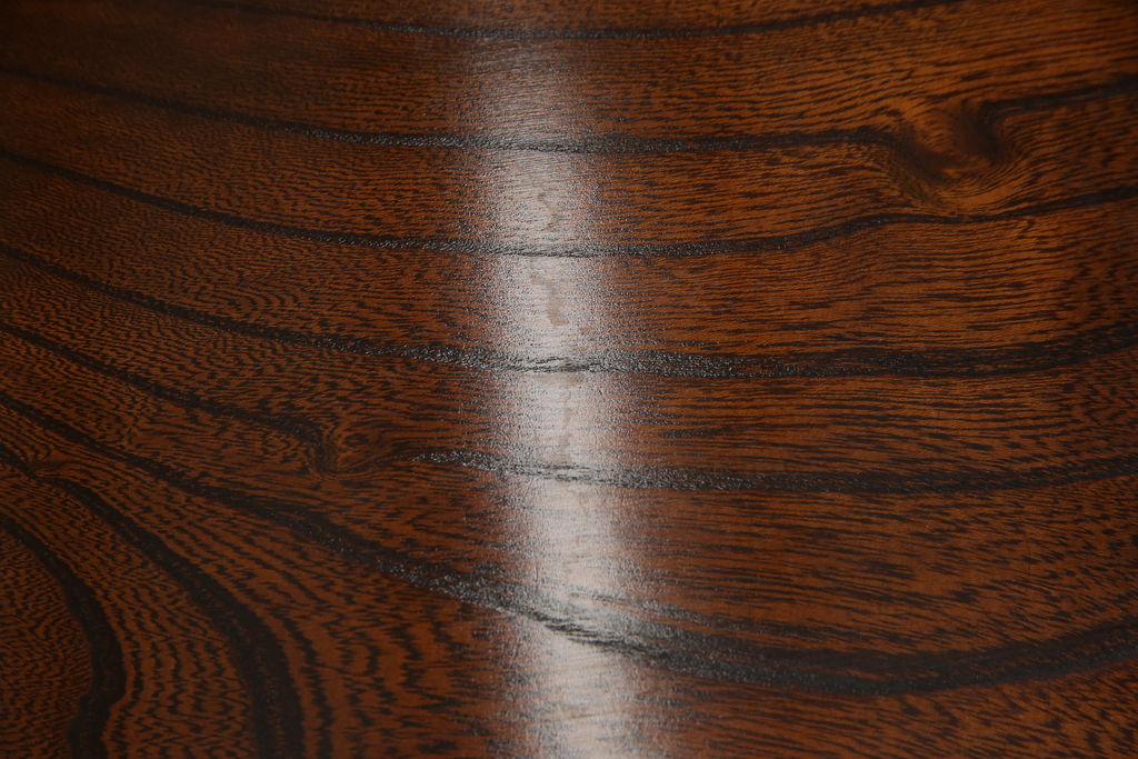 中古　美品　最高級　漆塗り　総欅(ケヤキ)材　シンプルながらつくりの良さがうかがえる座卓(ローテーブル、センターテーブル)(R-058549)