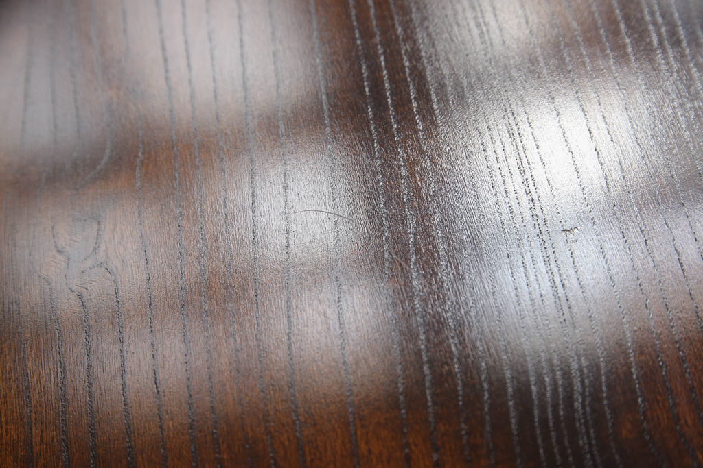 中古　美品　最高級　漆塗り　総欅(ケヤキ)材　シンプルながらつくりの良さがうかがえる座卓(ローテーブル、センターテーブル)(R-058549)