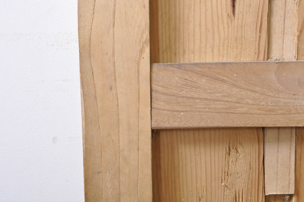 アンティーク建具　総欅(ケヤキ)材　枠欅(ケヤキ)材、板ヒノキ材　落ち着いた和の雰囲気を醸し出す蔵戸1枚(引き戸、玄関戸)(R-069023)