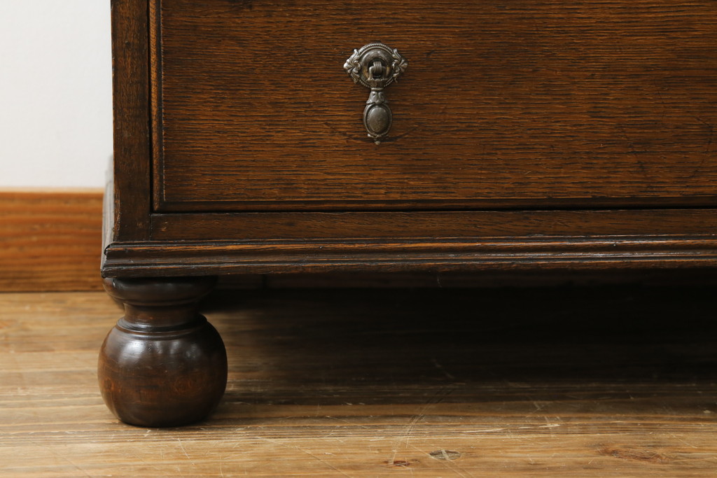 イギリスアンティーク　Lloyd's Antiques(ロイズ・アンティークス)取り扱い　趣のある佇まいが魅力的なオーク材の幅狭ライティングビューロー(ワークデスク、簿記机、在宅用、在宅ワーク用、英国)(R-074023)