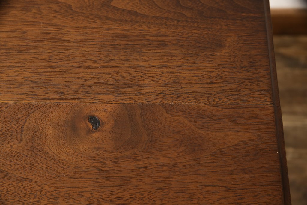イギリスアンティーク　マホガニー材　挽き物加工が見事な存在感のあるオケージョナルテーブル(サイドテーブル、コーヒーテーブル)(R-050008)