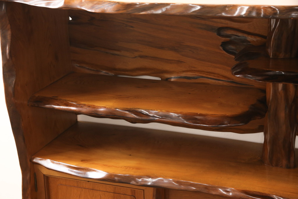 中古　民芸家具　屋久杉を贅沢に使った存在感のある飾り棚(茶棚、収納棚、サイドボード)(定価約220万円)(R-050485)