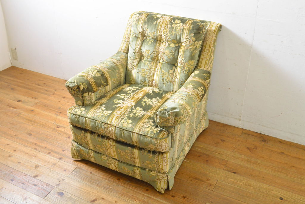 中古　美品　DREXEL HERITAGE(ドレクセルヘリテイジ)　クラシカルな雰囲気を醸し出す1人掛けソファ(一人掛けソファ、アームチェア)(R-061905)