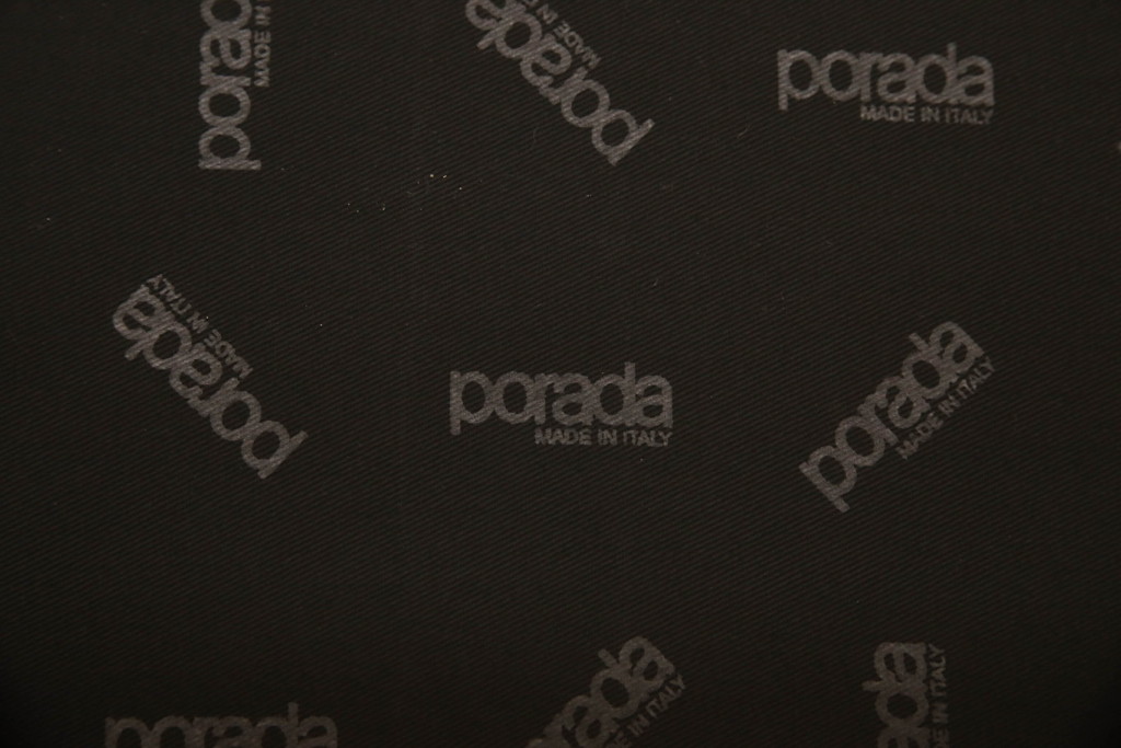 中古　イタリア製　ポラダ(porada)社　アーレキン(ARLEKIN)　優美な曲線ラインが目を惹くダイニングチェア(椅子、イス、いす)(定価約14万8千円)(R-070119)