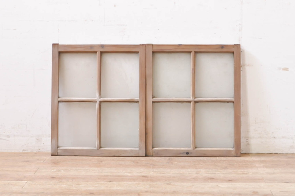 アンティーク建具　レトロな空間作りにおすすめな小さなガラス窓2枚セット(引き戸、ガラス戸)(R-069252)