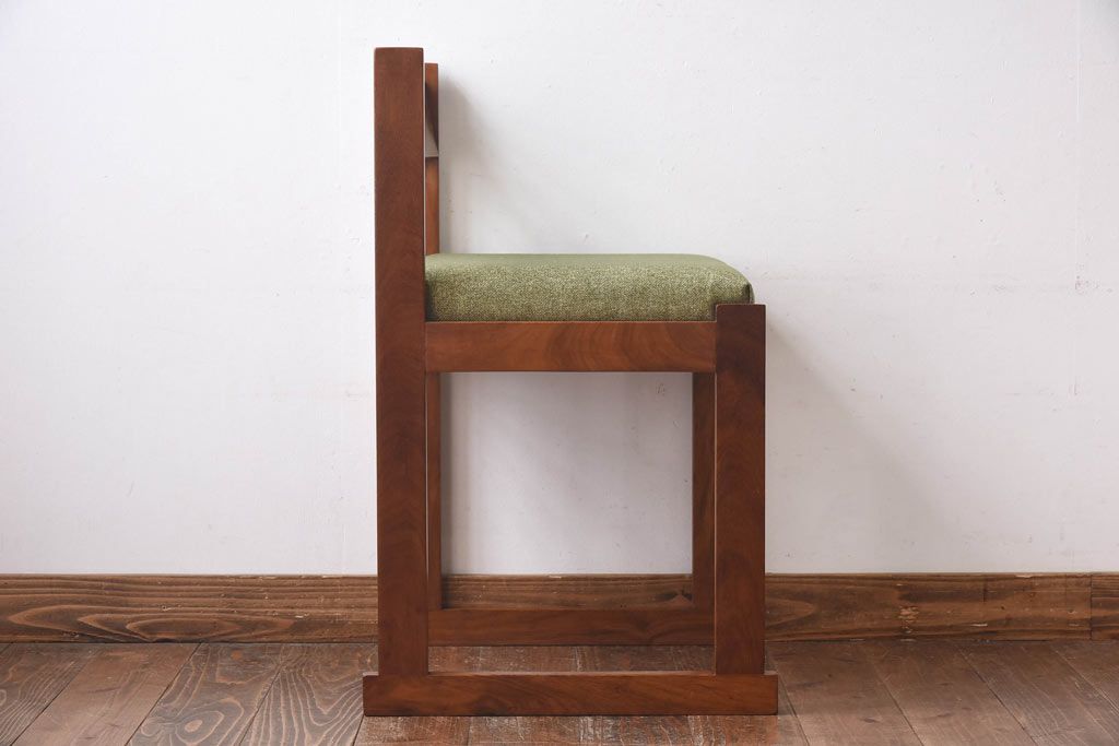 北欧テイスト家具　チーク材　シンプルなビンテージチェア(ダイニングチェア、イス、椅子)(1)(R-030326)