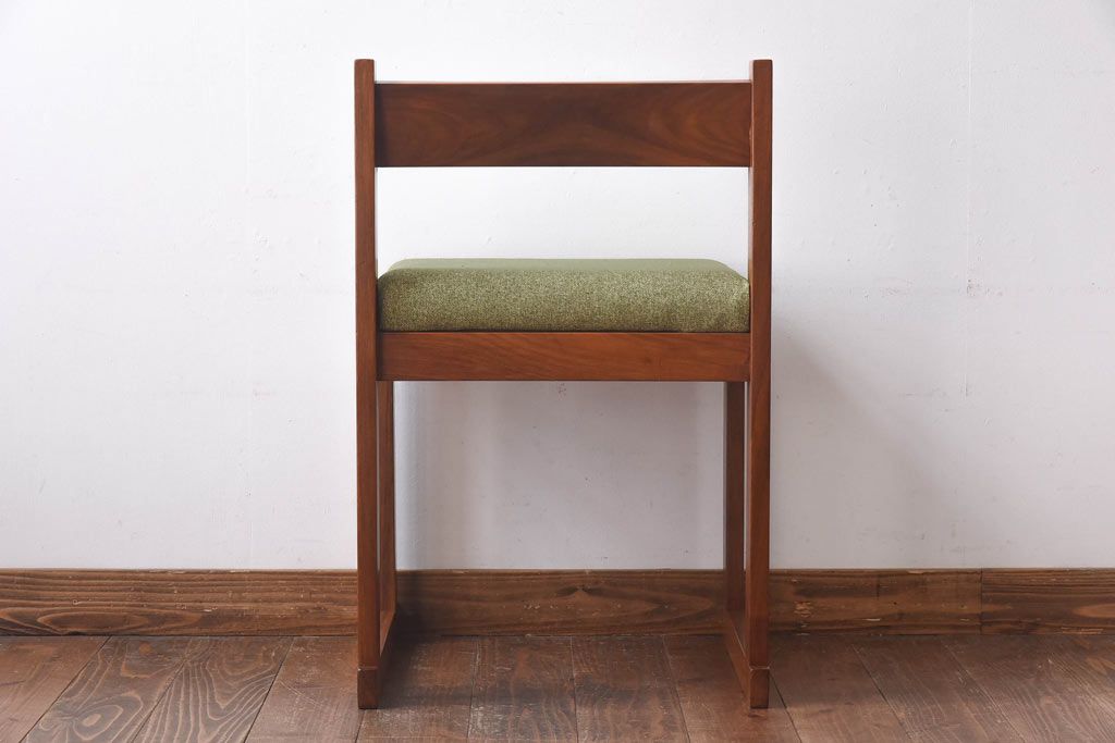 北欧テイスト家具　チーク材　シンプルなビンテージチェア(ダイニングチェア、イス、椅子)(1)(R-030326)