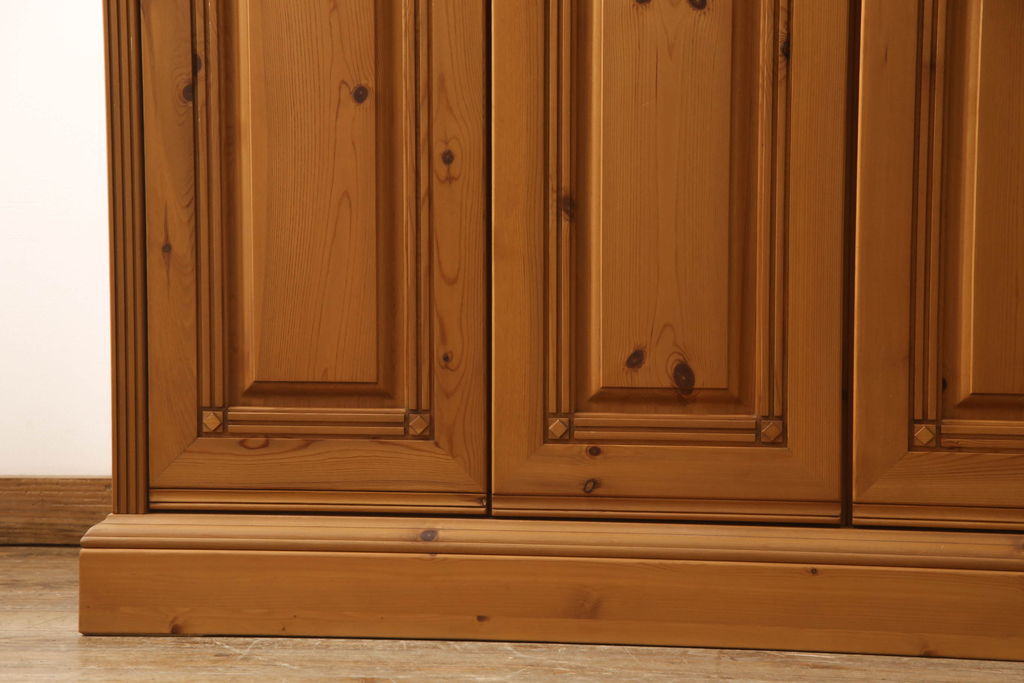中古　美品　シャルドネ(CHARDONNAY)　CRIVILLE(クリビーレ)　パイン材　木の温かみを感じられるワードローブ(戸棚、収納棚)(R-053926)