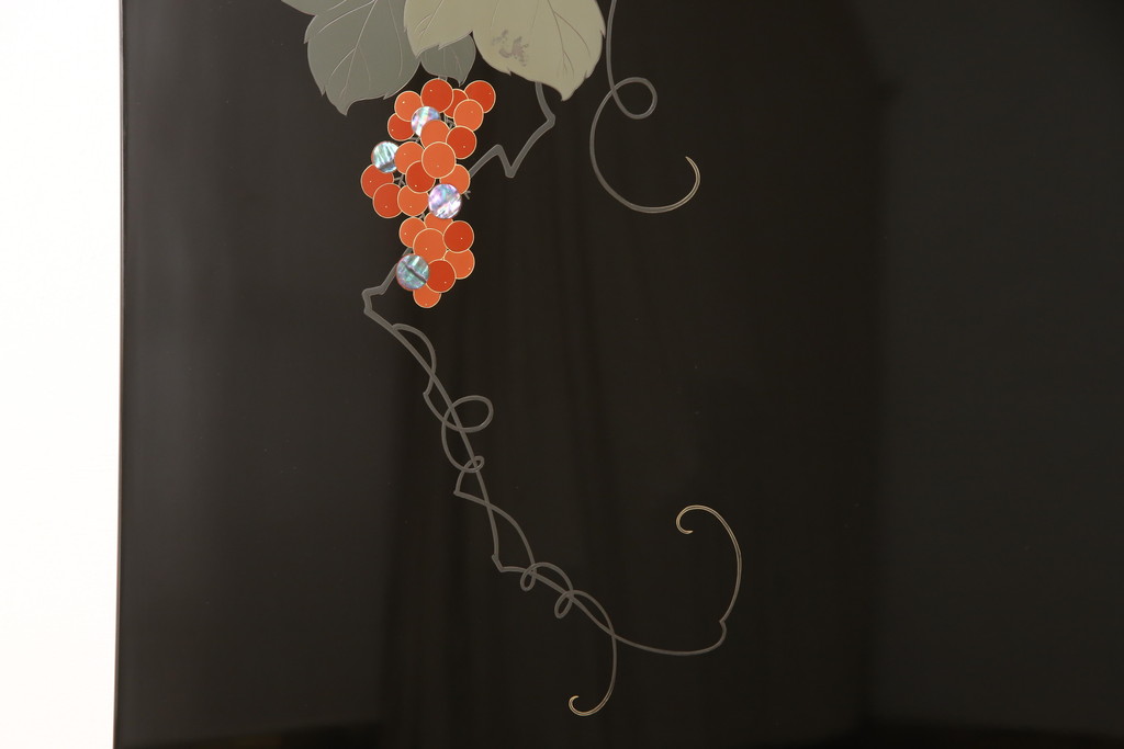 中古　美品　総漆塗り　モリシゲ(MORISHIGE/森繁)　繊細な表情を見せる葡萄の図柄が美しい衝立て(パーテーション、ついたて、仕切り)(R-056397)