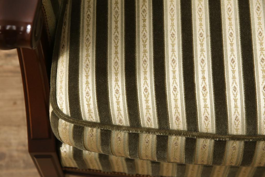 中古　美品　神戸洋家具　メープル不二屋　優雅な佇まいが魅力的な1人掛けソファ(ラウンジチェア、1P、一人掛け)(R-057732)