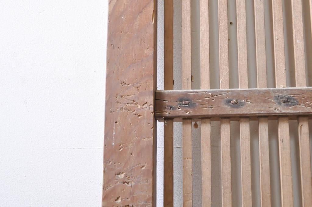 アンティーク建具　和の風情が感じられる杉材の素朴な蔵戸1枚(引き戸、玄関戸)(R-069234)