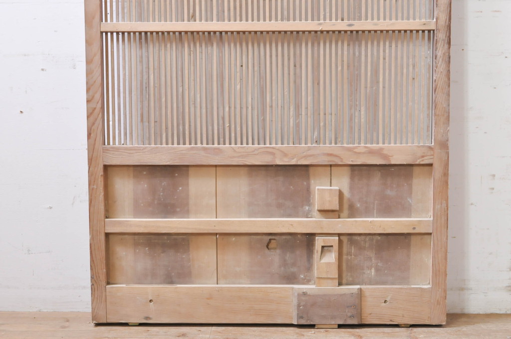 アンティーク建具　和の風情が感じられる杉材の素朴な蔵戸1枚(引き戸、玄関戸)(R-069234)