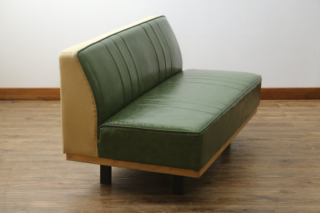 中古　美品　UP TOWN FURNITURE(アップタウン・ファニチャー)　PULLEY(プーリー)　合皮　レトロな色使いがおしゃれな2人掛けソファベンチ(二人掛け、2Pソファ)(R-081931)
