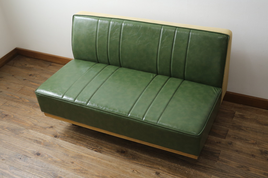 中古　美品　UP TOWN FURNITURE(アップタウン・ファニチャー)　PULLEY(プーリー)　合皮　レトロな色使いがおしゃれな2人掛けソファベンチ(二人掛け、2Pソファ)(R-081931)