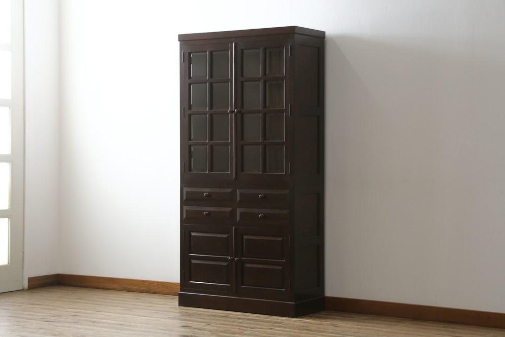 中古　美品　松本民芸家具　シックな空間づくりが叶うG-2型面取り食器棚(カップボード、収納棚、戸棚、飾り棚、本箱、ブックケース、本棚、書棚、ブックシェルフ、キャビネット)(定価約62万円)(R-079593)