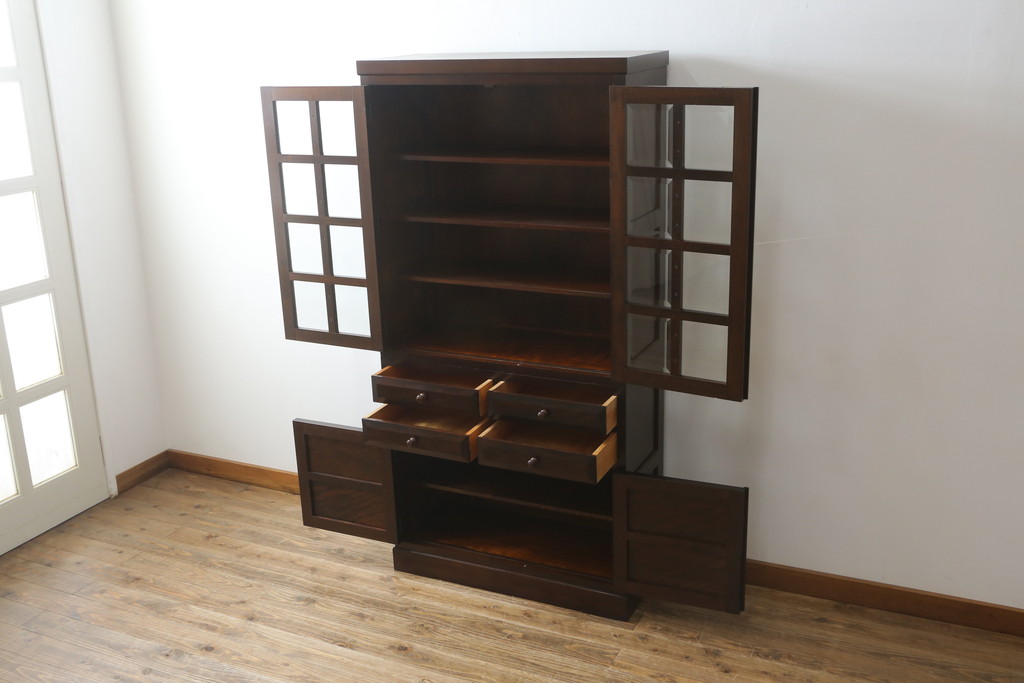 中古　美品　松本民芸家具　シックな空間づくりが叶うG-2型面取り食器棚(カップボード、収納棚、戸棚、飾り棚、本箱、ブックケース、本棚、書棚、ブックシェルフ、キャビネット)(定価約62万円)(R-079593)