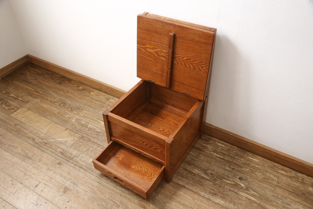 中古　美品　ニレ材　収納スペース付きで使い勝手抜群のダイニングチェア(椅子、板座チェア)(R-057536)