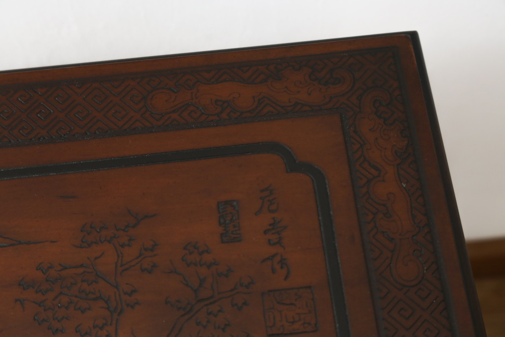 中古　希少モデル　DREXEL HERITAGE(ドレクセルヘリテイジ)　彫刻入り　異国情緒あふれるシノワズリ様式のコンソールテーブル(薄型デスク、机、ワークデスク、サイドテーブル、在宅用、在宅ワーク用)(R-080159)