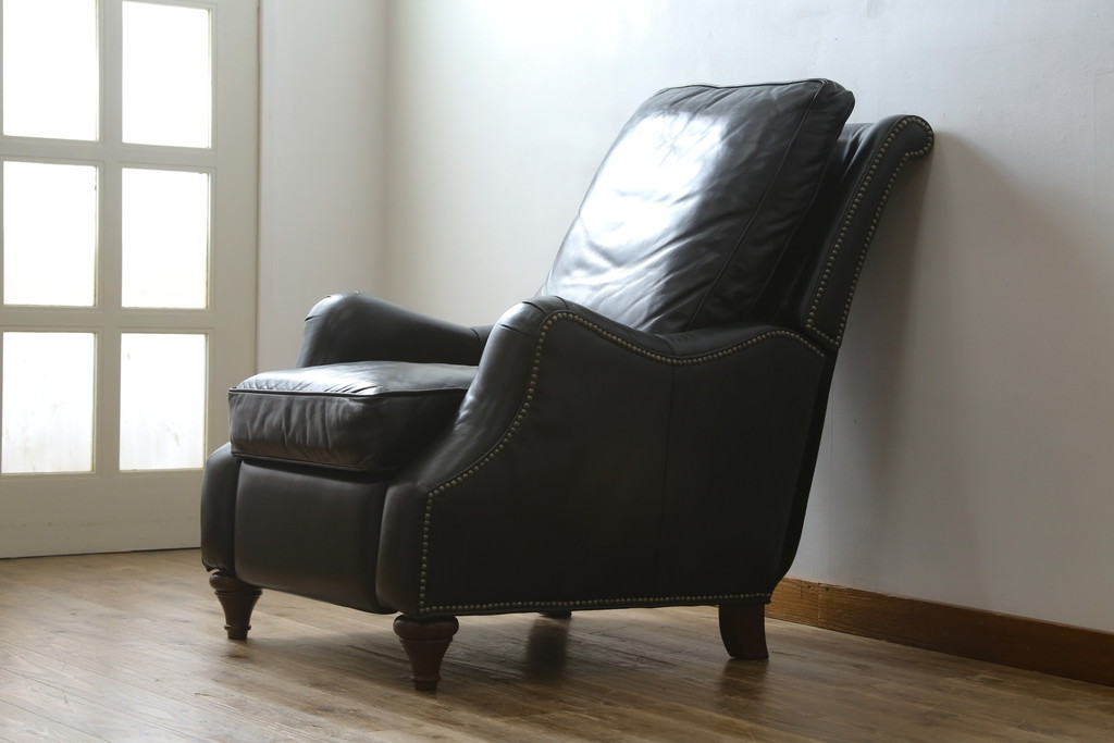 中古　DREXEL HERITAGE(ドレクセルヘリテイジ)　Upholstery(アップホルスタリー)コレクション　本革(レザー)　高級感溢れる佇まいが魅力のリクライニング付き1人掛けソファ(一人掛けソファ、1P、パーソナルチェア、ラウンジチェア、リクライニングソファ、アームソファ、フットレスト)(R-067021)