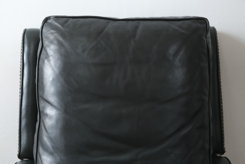 中古　DREXEL HERITAGE(ドレクセルヘリテイジ)　Upholstery(アップホルスタリー)コレクション　本革(レザー)　高級感溢れる佇まいが魅力のリクライニング付き1人掛けソファ(一人掛けソファ、1P、パーソナルチェア、ラウンジチェア、リクライニングソファ、アームソファ、フットレスト)(R-067021)