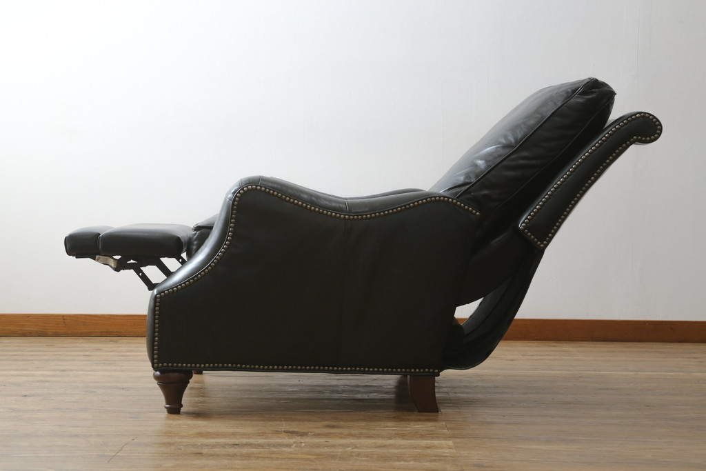 中古　DREXEL HERITAGE(ドレクセルヘリテイジ)　Upholstery(アップホルスタリー)コレクション　本革(レザー)　高級感溢れる佇まいが魅力のリクライニング付き1人掛けソファ(一人掛けソファ、1P、パーソナルチェア、ラウンジチェア、リクライニングソファ、アームソファ、フットレスト)(R-067021)