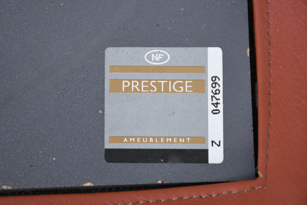 中古　美品　フランス　PRESTIGE(プレステージ)　シックな佇まいの回転式本革オットマン(フットスツール、椅子、イス、レザー)(R-082497)