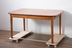 中古　横浜クラシック家具　ダニエル(Daniel)　木の温もりを感じられる伸張式ダイニングテーブル(エクステンションテーブル、4人掛け、6人掛け)(R-082487)