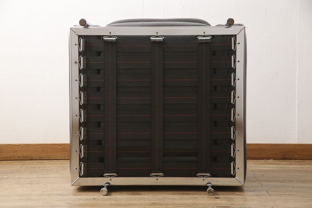 中古　IDC大塚家具　ル・コルビュジエデザイン　グラン・コンフォール　LC2　本革　スタイリッシュなデザインが魅力の1人掛けソファ(レザー、アームチェア)(定価約40万円)(R-056462)