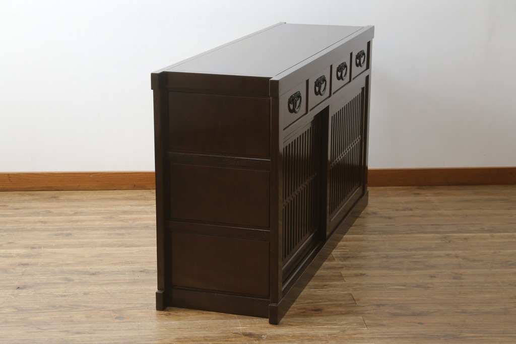 中古　高級　銘木　鉄刀木(タガヤサン)　総無垢(ムク)材　和モダンテイストのお部屋づくりに取り入れたい水屋箪笥サイドボード(収納棚、戸棚、食器棚、カップボード、サイドキャビネット)(R-079989)