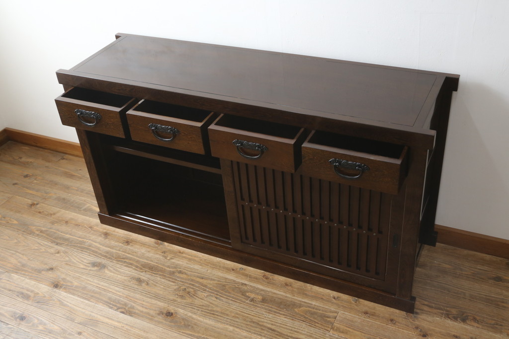 中古　高級　銘木　鉄刀木(タガヤサン)　総無垢(ムク)材　和モダンテイストのお部屋づくりに取り入れたい水屋箪笥サイドボード(収納棚、戸棚、食器棚、カップボード、サイドキャビネット)(R-079989)