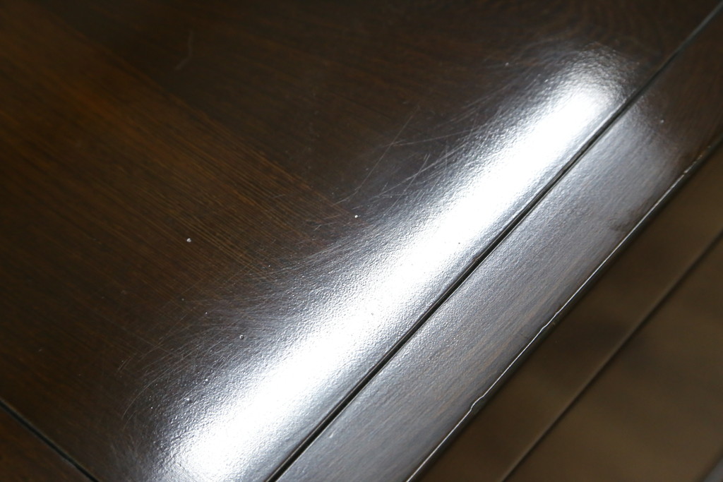 中古　高級　銘木　鉄刀木(タガヤサン)　総無垢(ムク)材　和モダンテイストのお部屋づくりに取り入れたい水屋箪笥サイドボード(収納棚、戸棚、食器棚、カップボード、サイドキャビネット)(R-079989)