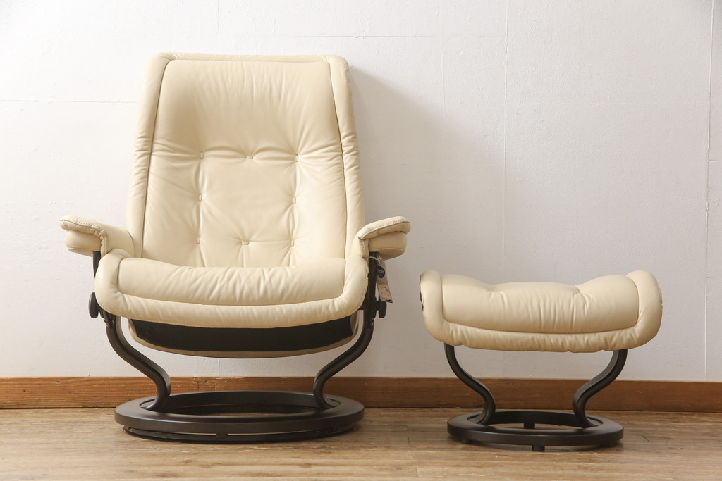 中古　超美品　EKORNES(エコーネス)　本革　ロイヤルシリーズ　オットマン付き　ストレスレスチェア(定価約46万円)(リクライニングチェア、アームチェア、椅子)(R-053071)