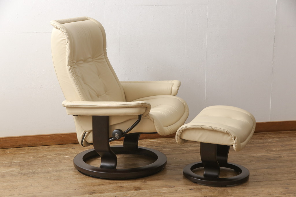 中古　超美品　EKORNES(エコーネス)　本革　ロイヤルシリーズ　オットマン付き　ストレスレスチェア(定価約46万円)(リクライニングチェア、アームチェア、椅子)(R-053071)