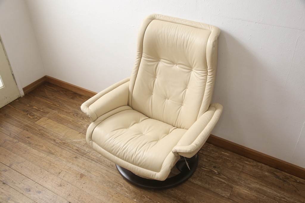 中古　超美品　EKORNES(エコーネス)　本革　ロイヤルシリーズ　オットマン付き　ストレスレスチェア(定価約46万円)(リクライニングチェア、アームチェア、椅子)(R-053071)