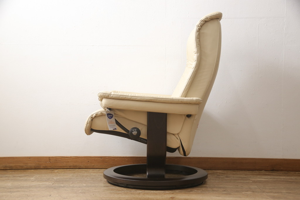 中古　超美品　EKORNES(エコーネス)　本革　ロイヤルシリーズ　オットマン付き　ストレスレスチェア(定価約46万円)(リクライニングチェア、アームチェア、椅子)(R-053071)