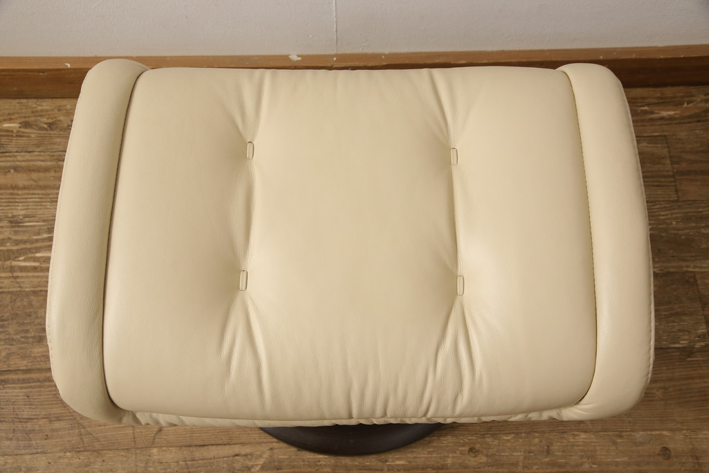 中古　超美品　EKORNES(エコーネス)　本革　ロイヤルシリーズ　オットマン付き　ストレスレスチェア(定価約46万円)(リクライニングチェア、アームチェア、椅子)(R-053071)