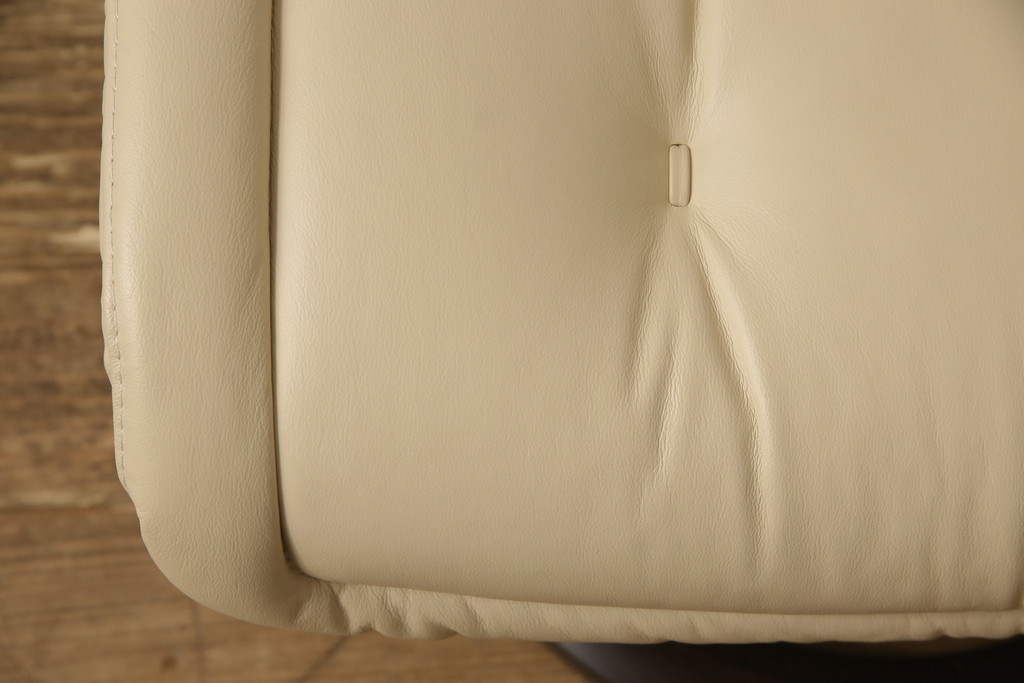 中古　超美品　EKORNES(エコーネス)　本革　ロイヤルシリーズ　オットマン付き　ストレスレスチェア(定価約46万円)(リクライニングチェア、アームチェア、椅子)(R-053071)