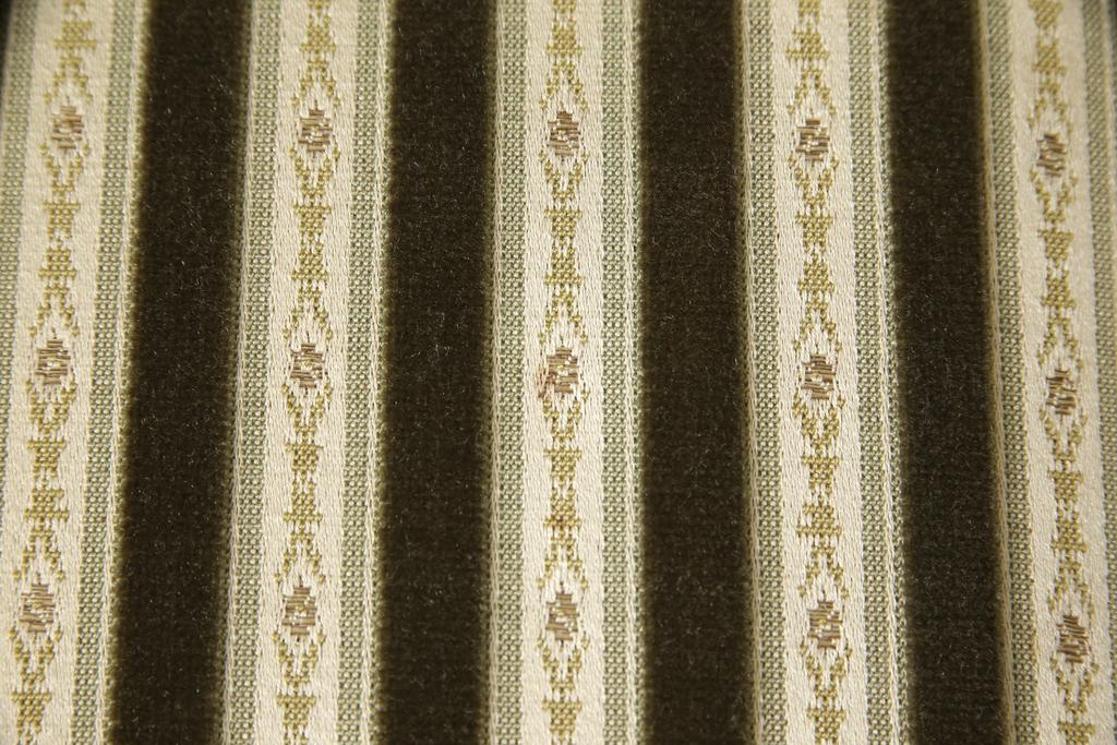 中古　美品　神戸洋家具　メープル不二屋　優雅な佇まいが魅力的な3人掛けソファ(ラウンジソファ、三人掛け、3P)(R-057950)