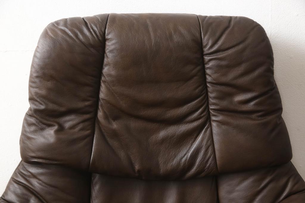 中古　美品　EKORNES(エコーネス)　本革　オットマン付き　ストレスレス レノ クラシック(M)(アームチェア、リクライニングチェア、椅子、一人掛けソファ、1Pソファ)(定価約37万9千円)(R-076090)