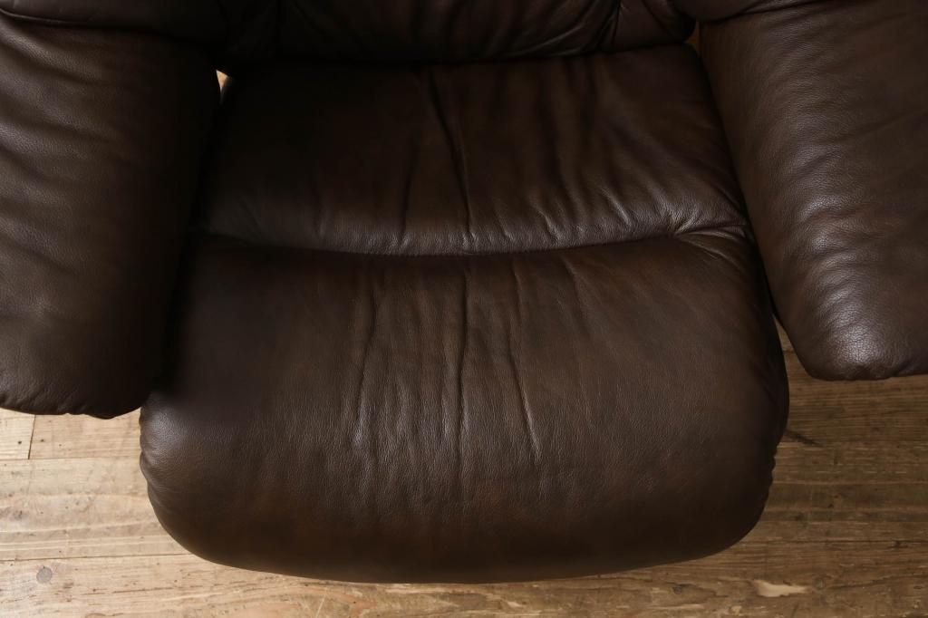 中古　美品　EKORNES(エコーネス)　本革　オットマン付き　ストレスレス レノ クラシック(M)(アームチェア、リクライニングチェア、椅子、一人掛けソファ、1Pソファ)(定価約37万9千円)(R-076090)