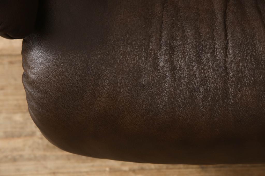 中古　美品　EKORNES(エコーネス)　本革　オットマン付き　ストレスレス レノ クラシック(M)(アームチェア、リクライニングチェア、椅子、一人掛けソファ、1Pソファ)(定価約37万9千円)(R-076090)