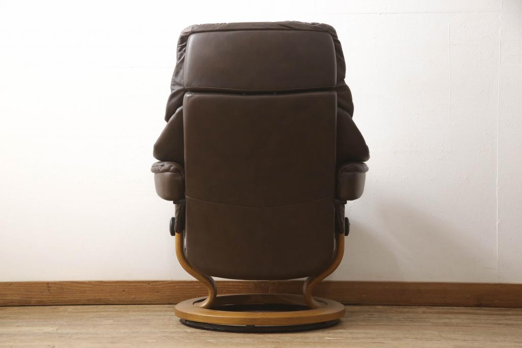中古　美品　EKORNES(エコーネス)　本革　オットマン付き　ストレスレス レノ クラシック(M)(アームチェア、リクライニングチェア、椅子、一人掛けソファ、1Pソファ)(定価約37万9千円)(R-076090)