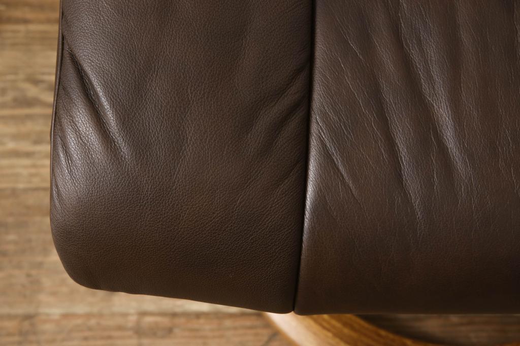 中古　美品　EKORNES(エコーネス)　本革　オットマン付き　ストレスレス レノ クラシック(M)(アームチェア、リクライニングチェア、椅子、一人掛けソファ、1Pソファ)(定価約37万9千円)(R-076090)